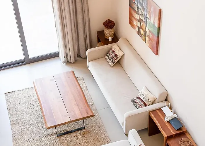 Luxury 4br + Nanny • Ancient Sands