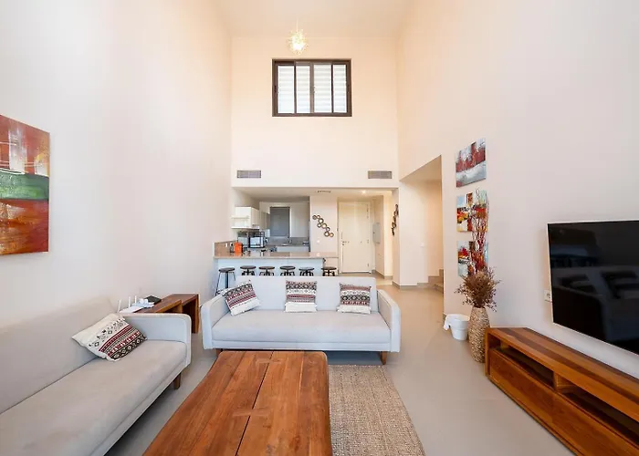 Luxury 4br + Nanny • Ancient Sands